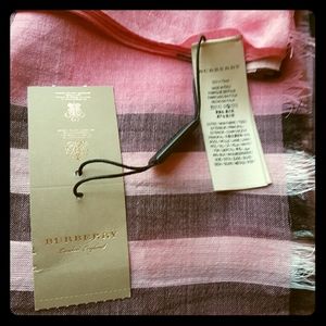 Burberry Giant Check Scarf